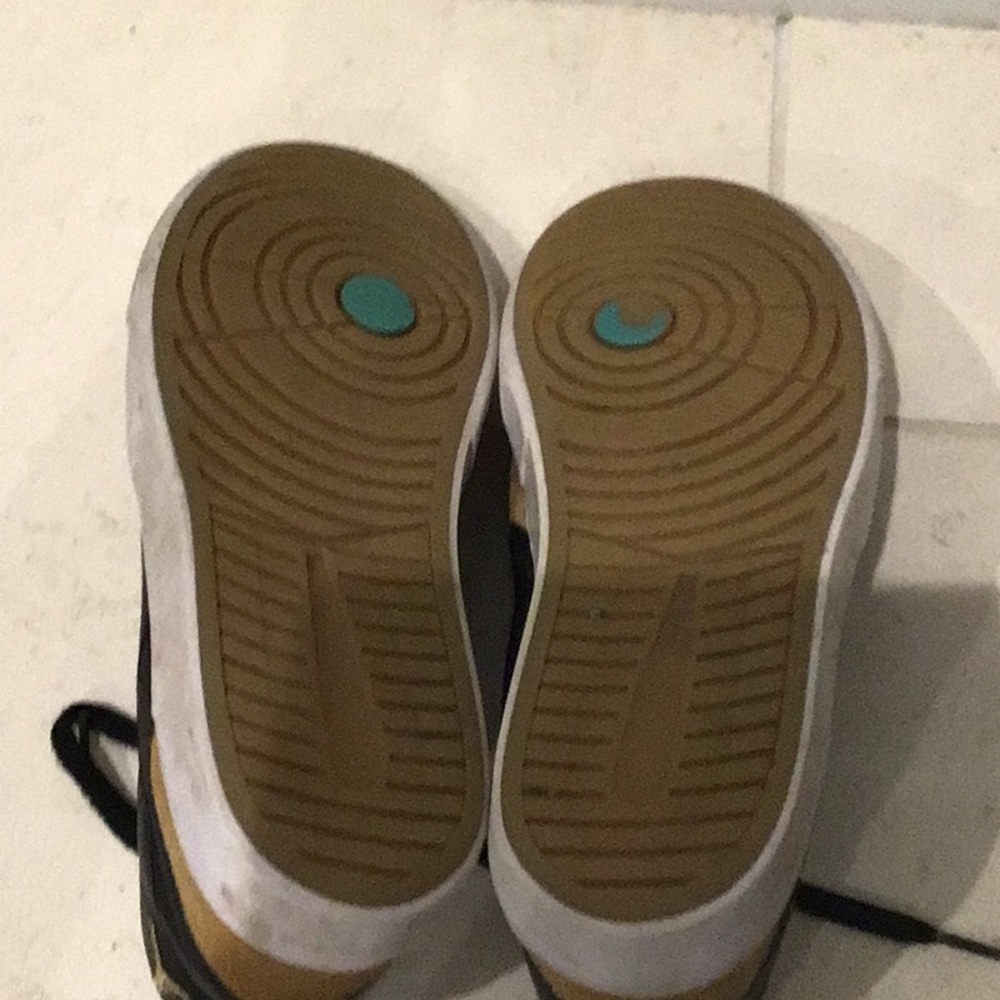 Jordan - Nike Jordan series Mid .03 elemental gold, good condition. - Picture 4 of 4